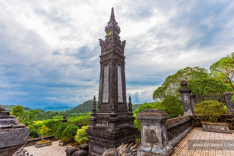 Hue: Cruise op de Parfumrivier met Thien Mu Pagode en Tomben