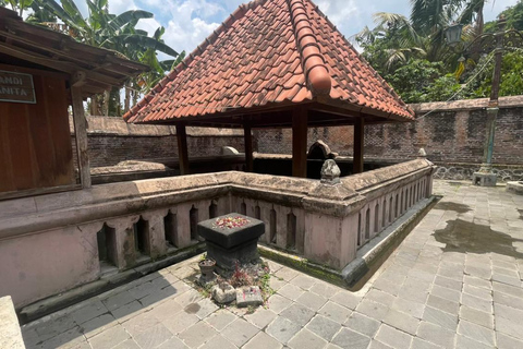 Yogyakarta: o Reino Mataram permanece com o artesanato em prataYogyakarta: Vestígios do Reino Mataram com exposição de prata