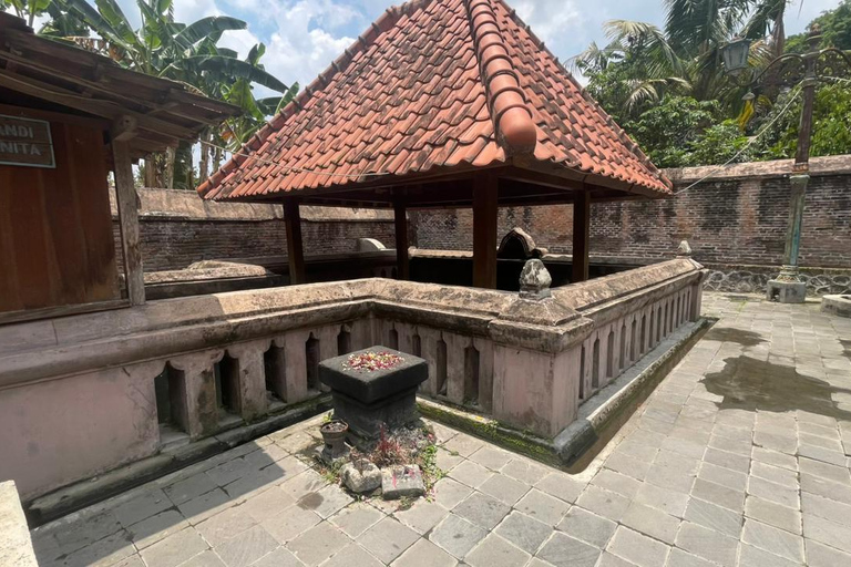 Yogyakarta: o Reino Mataram permanece com o artesanato em prataYogyakarta: Vestígios do Reino Mataram com exposição de prata