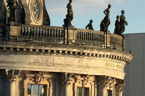 Berlin Night Walking Tour - Iconic Illuminated Landmarks Private Berlin Sunset Walking Tour - Iconic Landmarks