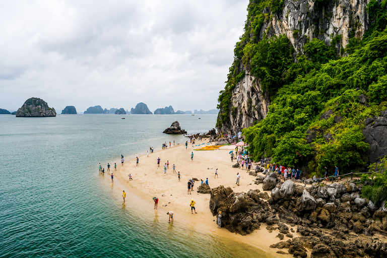 From Hanoi: Halong Bay Cruise with Kayaking & Lunch From Halong: Halong Bay Cruise with Kayaking & Lunch