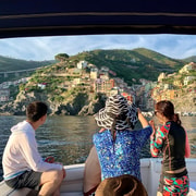 Unsere Bootstour durch die Cinque Terre mit Getränken und Pesto-Verkostung