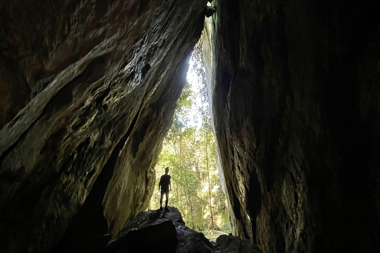 Sentier des cascades et des grottes dans la forêt de Tijuca