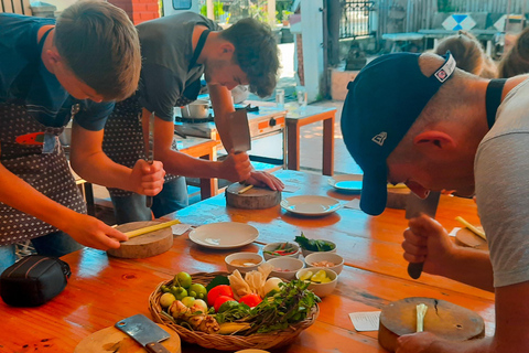 Chiang Mai: Traditionele Thaise kookles met rondleiding over de markt