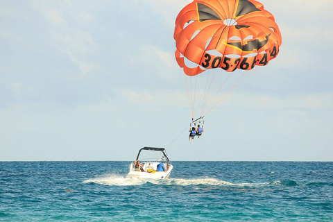 Lanzarote : Parasailing activity with hotel transfer Parasailing for 3 pax