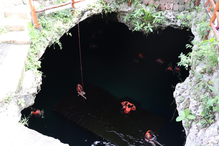 Von Cancún aus: ATV, Zipline &amp; Cenote Tour mit Transport