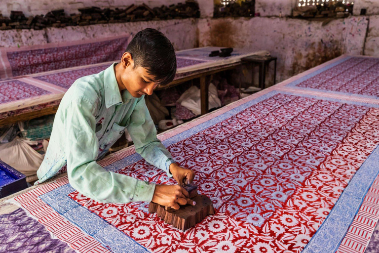 Jaipur's Artisan's Trail: A Walking Tour with Local Artisans