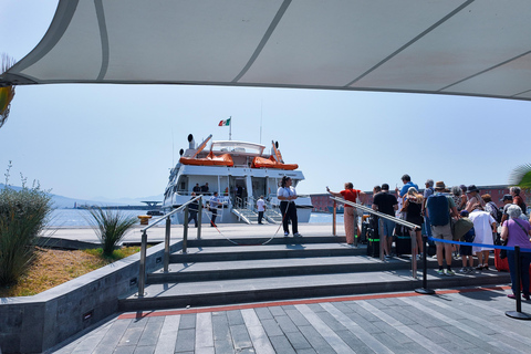 Naples: Boat Excursion to Ischia and Procida with Lunch