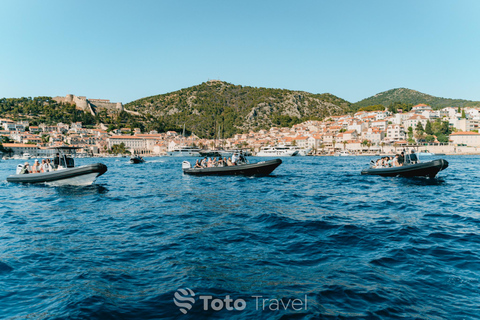 Split : Grotte bleue, Hvar et excursion dans les 5 îles avec billet d&#039;entréeDe Split : Voyage en groupe