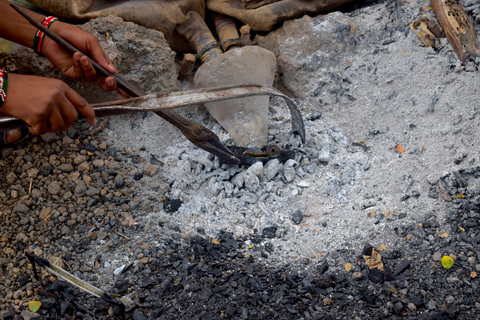 Tarangire-Nationalpark &amp; Eyasi-See (Datoga- &amp; Hadzabe-Dörfer)Premium Lodge im Tarangire-Nationalpark