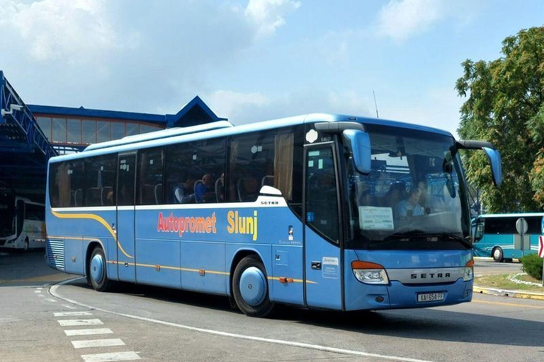 Da Zagabria: Trasferimento in autobus Comfort di andata e ritorno per i laghi di PlitviceDa Zagabria ai Laghi di Plitvice