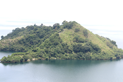 A day trip to Lake Kivu and tea processing experience