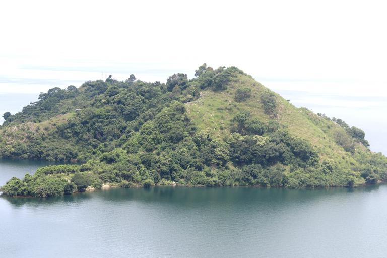 A day trip to Lake Kivu and tea processing experience