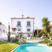 Santa Cruz: Portugal Surf House & Camp