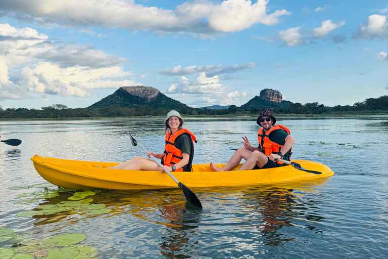 Minneriya: Private Jeep Safari & Guided Kayak Experience