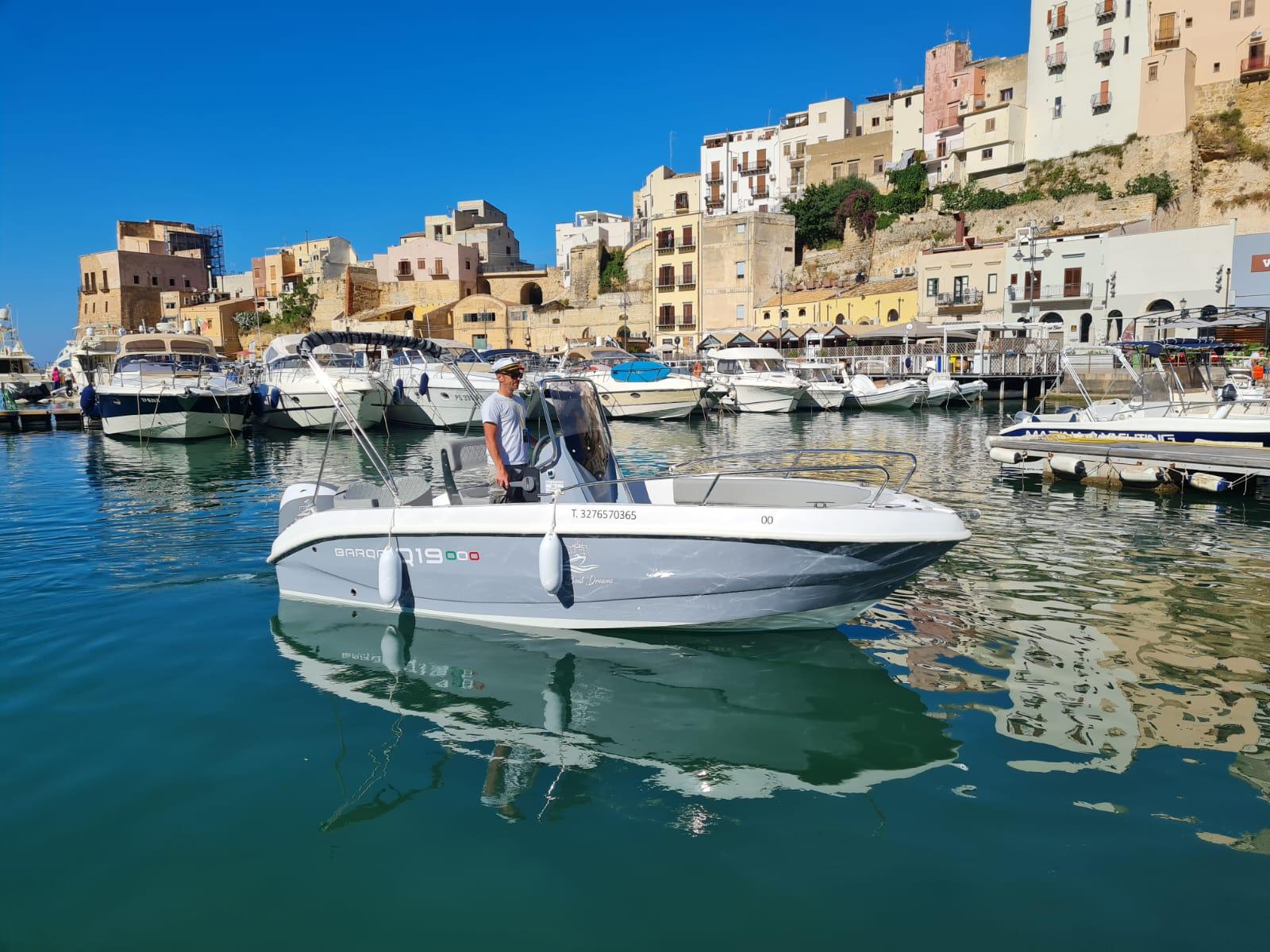 Castellammare del Golfo: Bootsverleih halbtags im Oktober