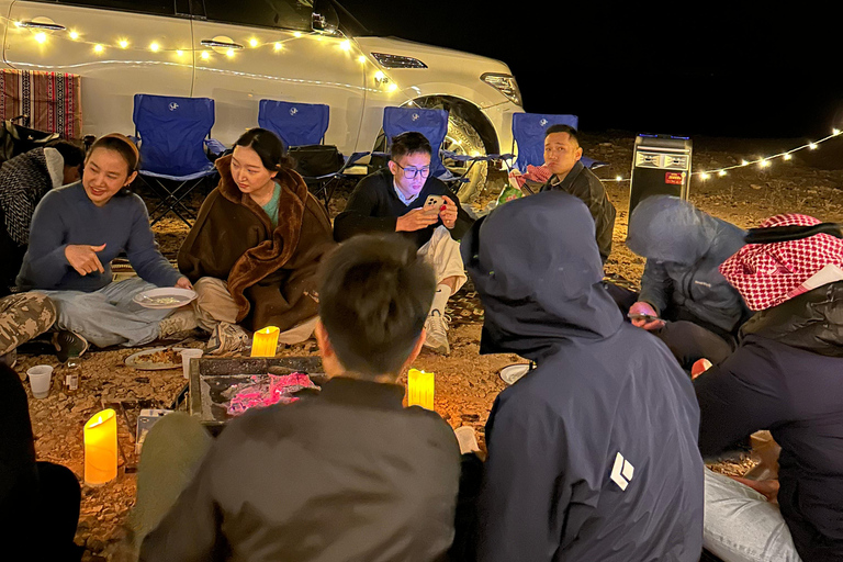 Riyadh: Edge of the World Sunset Tour with Snacks Edge of the world with sunset and stars