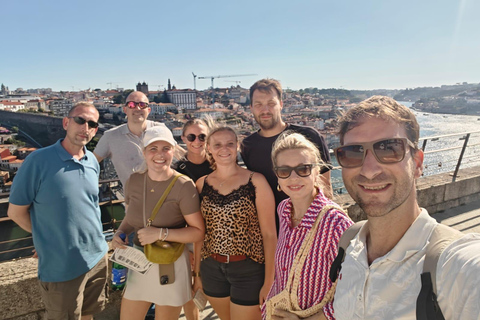 Porto: Walking Tour Highlights with Local Guide (smallgroup) Porto: Walking Tour with Local guide (Private)