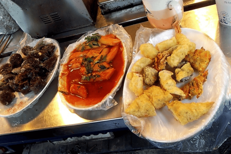 Seoul: Gwangjang Market Netflix Food Tour Group Tour with 3 street food tasting