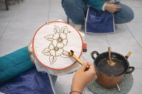 Yogyakarta: Batik-Making Workshop with Local Expert & Drink