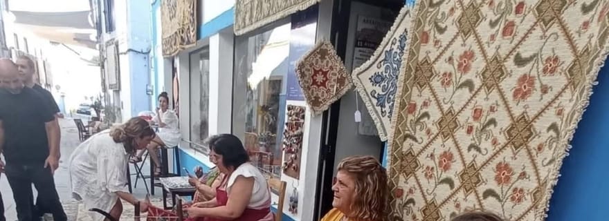 Arraiolos : Atelier de tapis brodés avec des artisanes locales