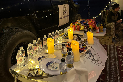 Riyadh: Edge of the World Sunset Tour with Snacks Edge of the world with sunset and stars