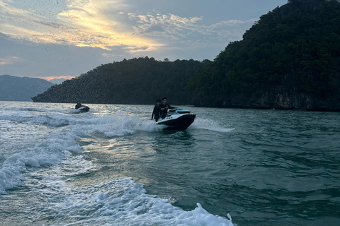 Excursión en moto acuática por la isla de Langkawi Parque Geoforestal de KilimPiloto único