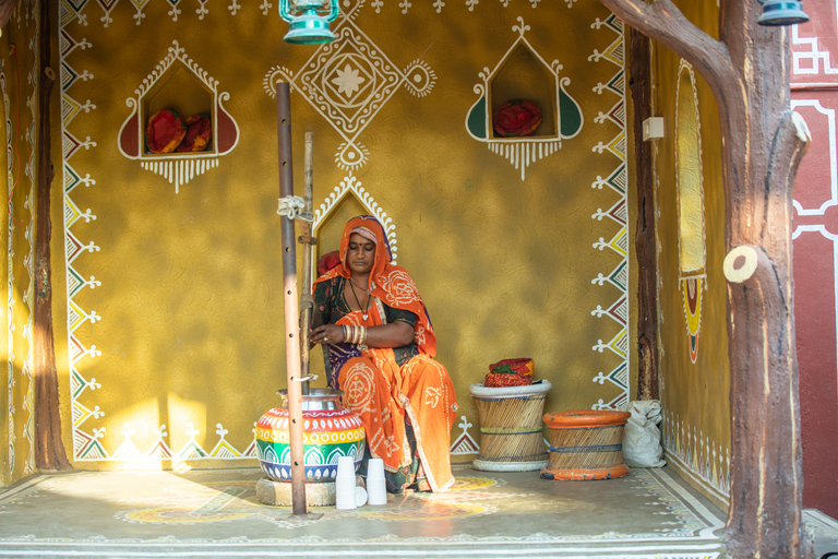 Jaipur: Chokhi Dhani village tour with Rajasthani dinner
