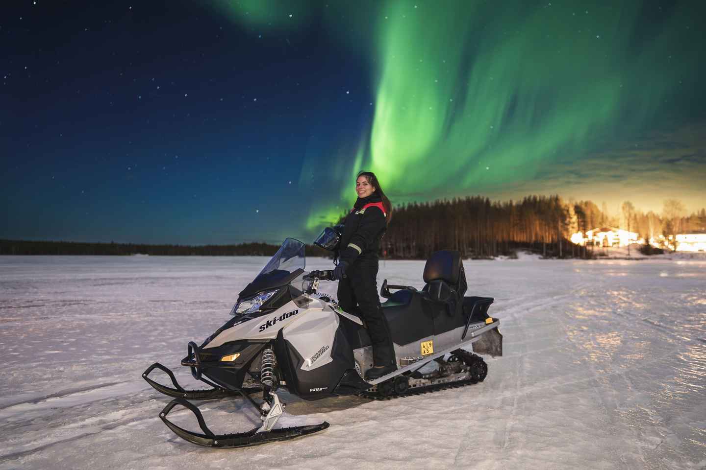 Caccia all'Aurora Boreale in Motoslitta a Rovaniemi