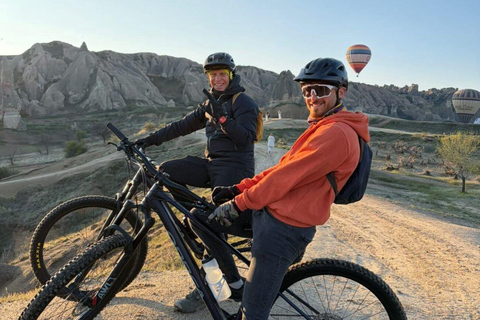 Cappadocia: Sunrise Mountain Bike Ride & Balloon Views