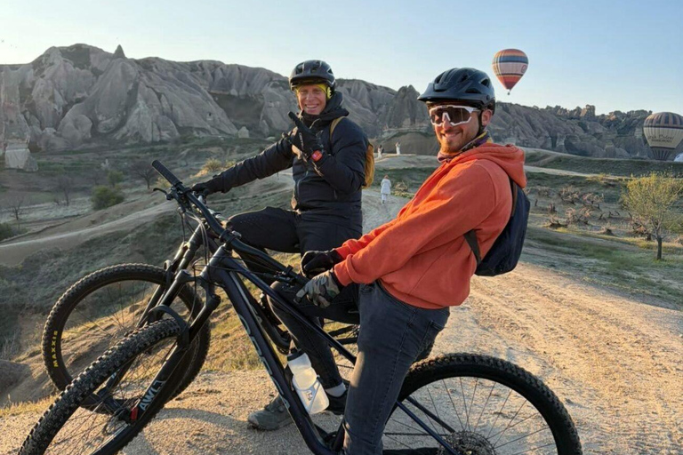Cappadocia: Sunrise Mountain Bike Ride & Balloon Views