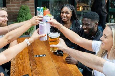 Toronto: Downtown Party Bike Tour with Bar Stops