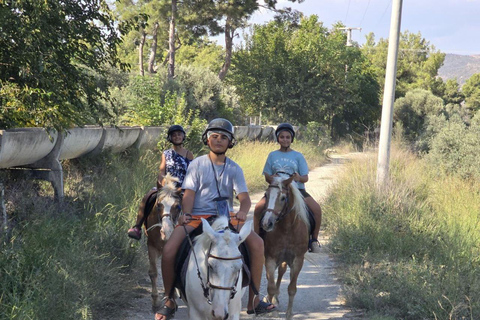 Side: Horse Safari and Family Activity Park Entry 2-Hour Extended Horse Safari Experience