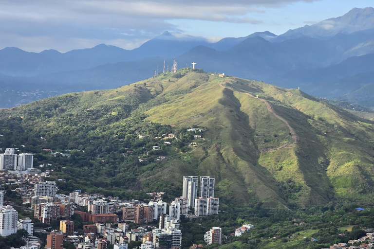 Cali : Ascension guidée de la colline des 3 croixAscension guidée de la colline des 3 croix