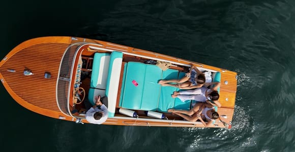 Como: Private Classic Wooden Boat Tour & Bottomless Prosecco
