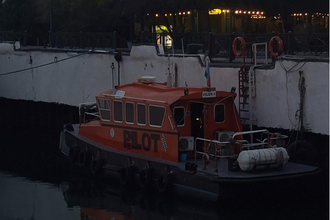 Baku: Caspian Sea Cruise with Panoramic City Views