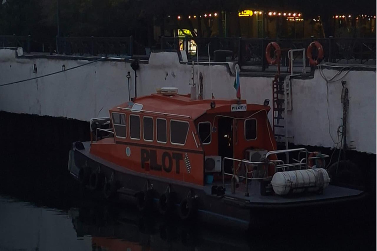 Baku: Caspian Sea Cruise with Panoramic City Views