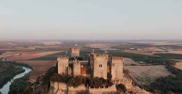 Córdoba: Almodóvar del Río Castle Exclusive Private Tour