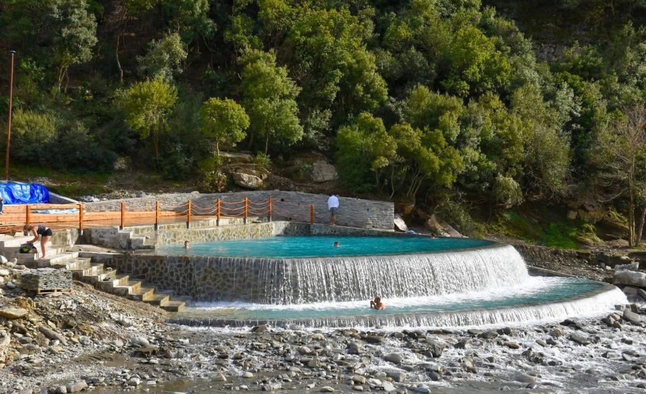 Saranda: Tour zu den Thermalbädern von Përmet und zur Langarica-Schlucht