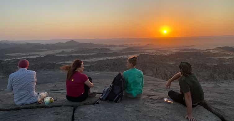 Jeddah: Moon Mountain Guided Hiking Tour with Snacks photo 2