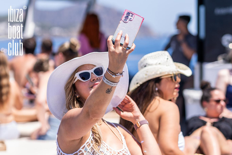 Ibiza: Formentera Sunset Boat Part with Drinks and Food Full Day Pass at Ibiza Boat Club (Early Bird Phase 2)