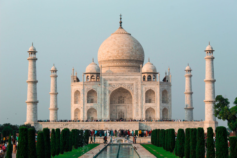 Ganzer Tag: Agra-Sightseeing-Tour mit Guide im Privatwagen.