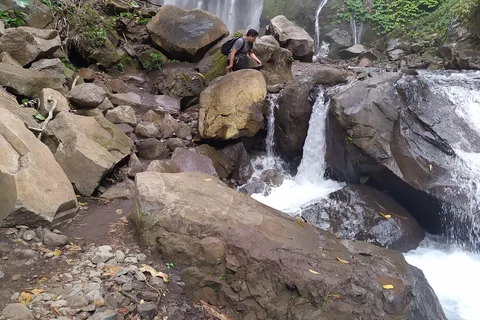 Lombok: Sendang Gila and Tiu Kelep Waterfalls Tour