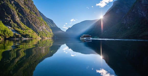 From Bergen: Oslo Day Trip, Nærøyfjord Cruise & Flåm Railway