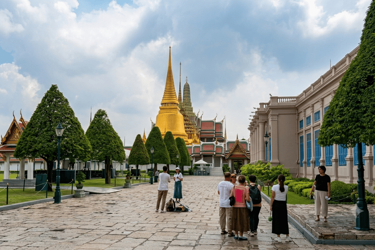 Bangkok: Royal Temples and Tuk-Tuk Tour with Guide