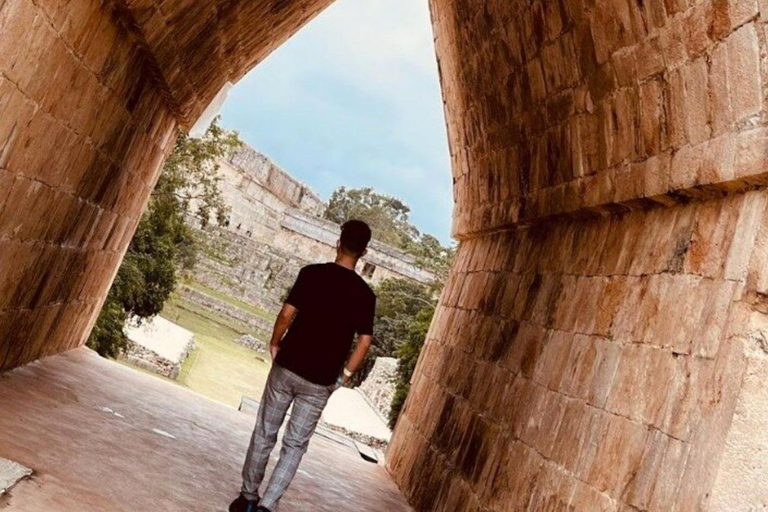 Private Tour Uxmal Land Rover Vintage safari & Mayan brunch