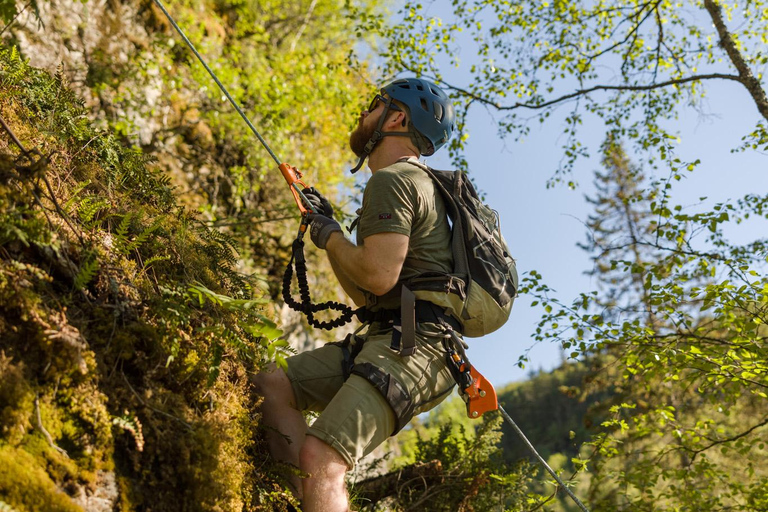 Geiranger : Descente en rappel avec vue épique