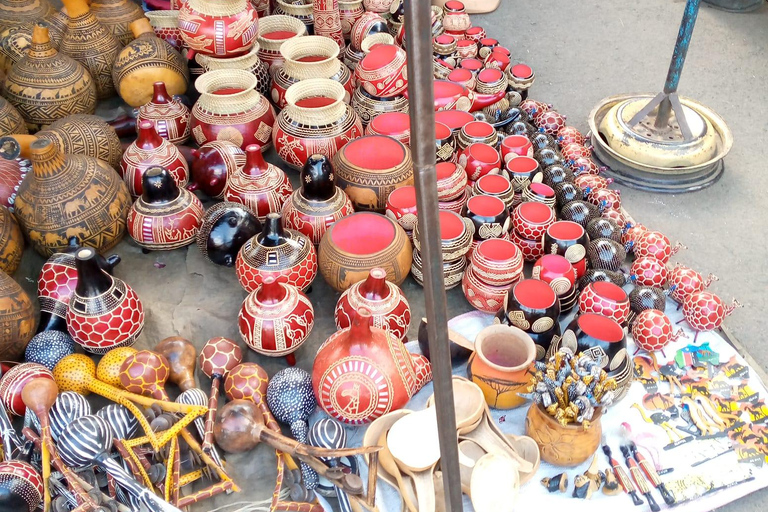 (Nairobi) Shopping di souvenir e tour storico di mezza giornata