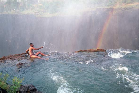 Cataract Island Pools on the precipice of the New Falls