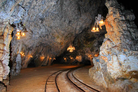 Maribor: Postojna Cave and Predjama Castle Day Private Tour